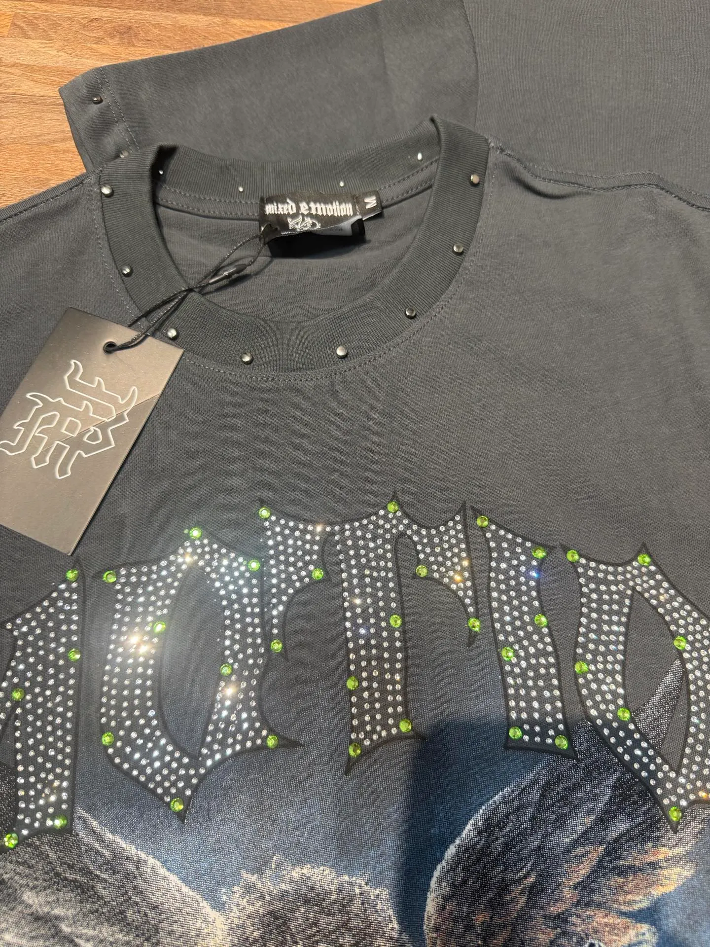 E 8112# Premium Gray/Active Black｜ MIXED EMOTION In Stock Actual Shot (Imported Australian Diamonds) American Fashion Brand Loose Casual T-Shirt Fabric (fabric): 32 counts Weight combed double yarn pure cotton Sizes (size): S-M L